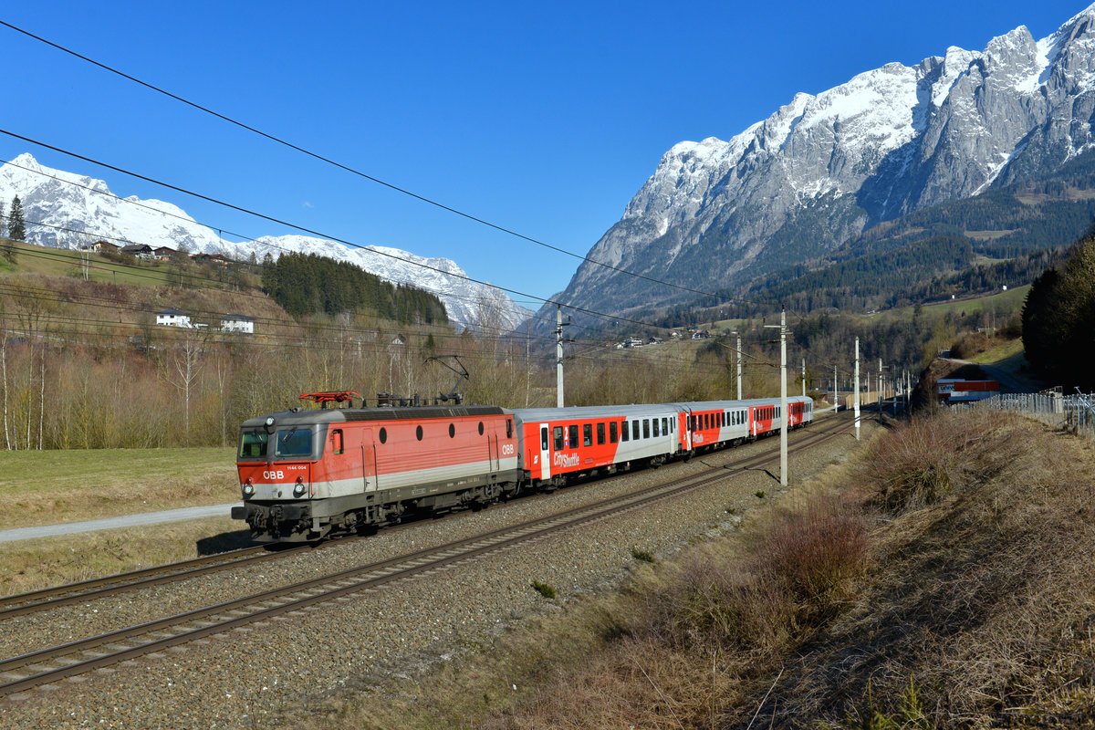 1144 004 mit einem REX am 10.03.2016 bei Pfarrwerfen.