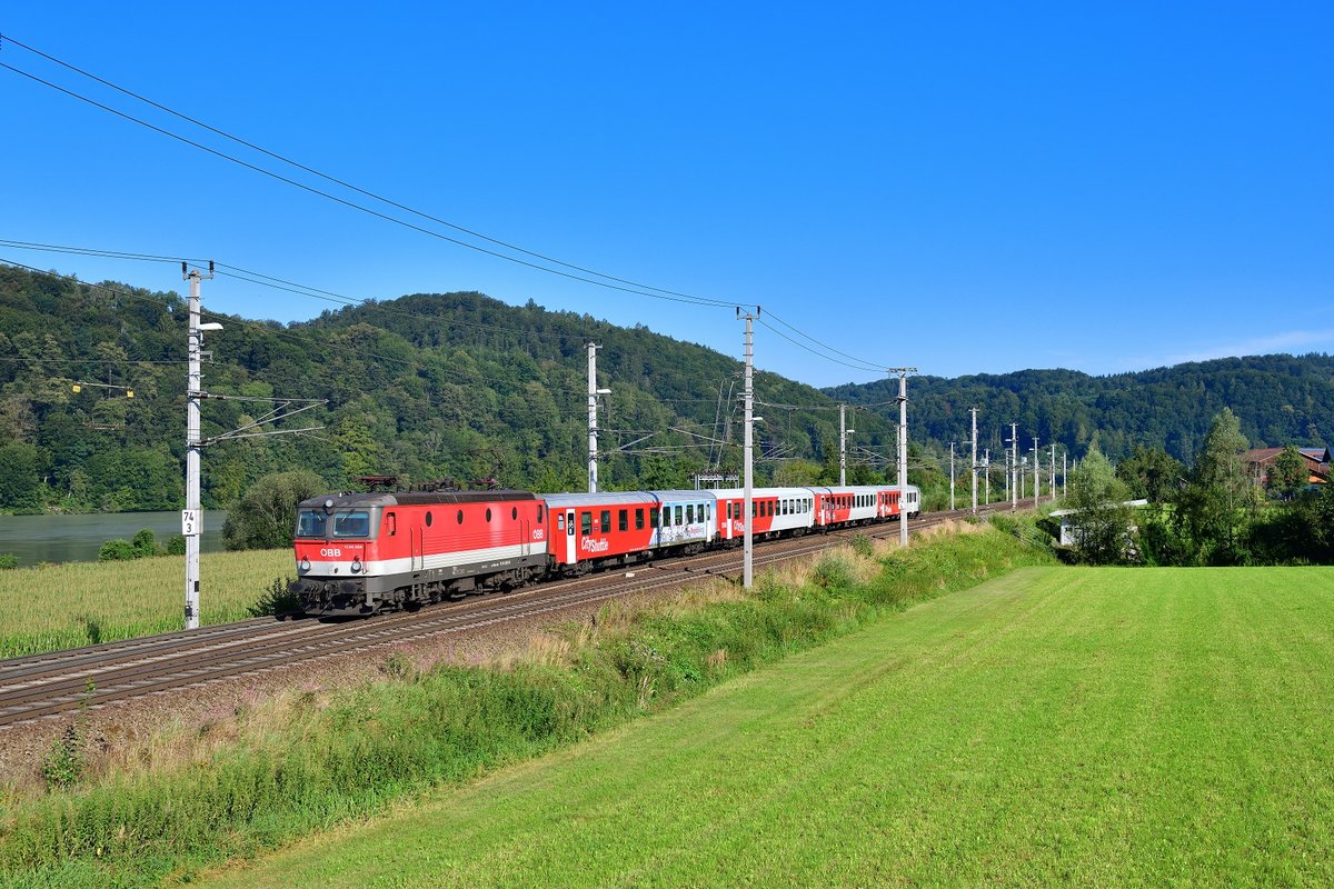 1144 009 mit einem REX am 12.08.2020 bei Wernstein am Inn.