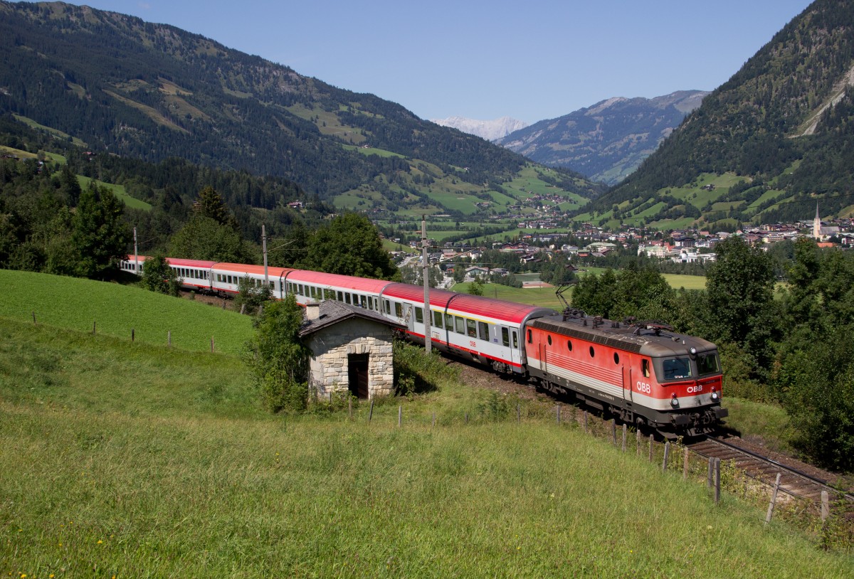 1144 018 mit dem IC 690 (Wien Westbf. - Villach) bei Bad Hofgastein, Anger am 26.08.15