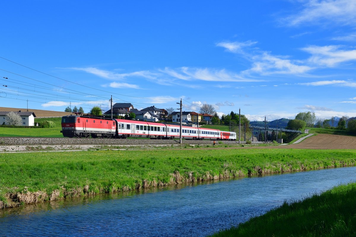 1144 029 mit einem IC am 24.04.2019 bei Wartberg. 