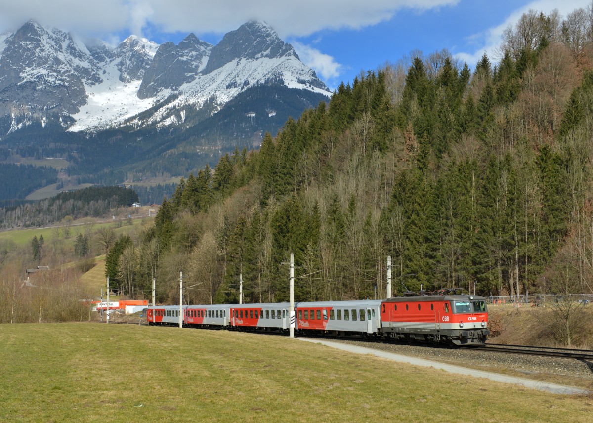 1144 056 mit einem REX am 10.03,2016 bei Pfarrwerfen. 