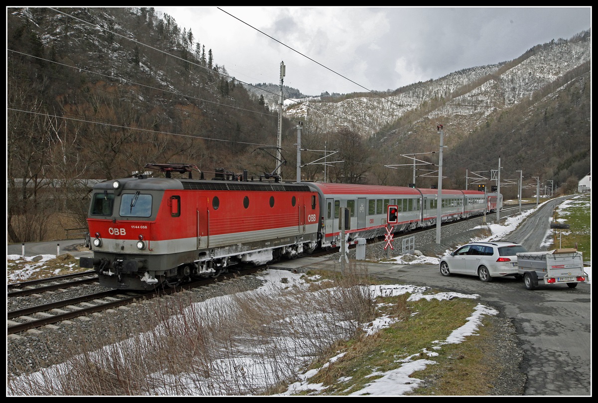 1144 058 IC zwischen Bruck an der Mur und Pernegg am 10.01.2019.