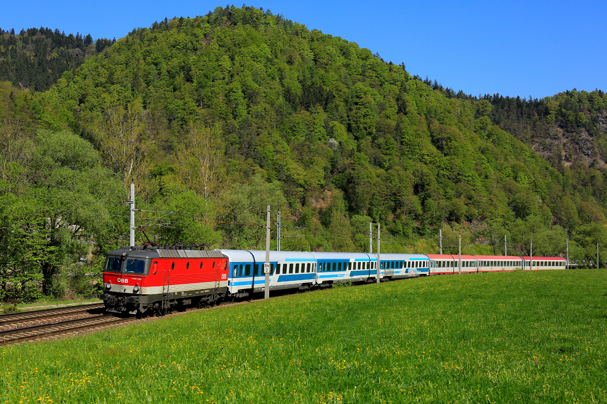 1144 083 mit EC151 bei Pernegg am 21.4.2016