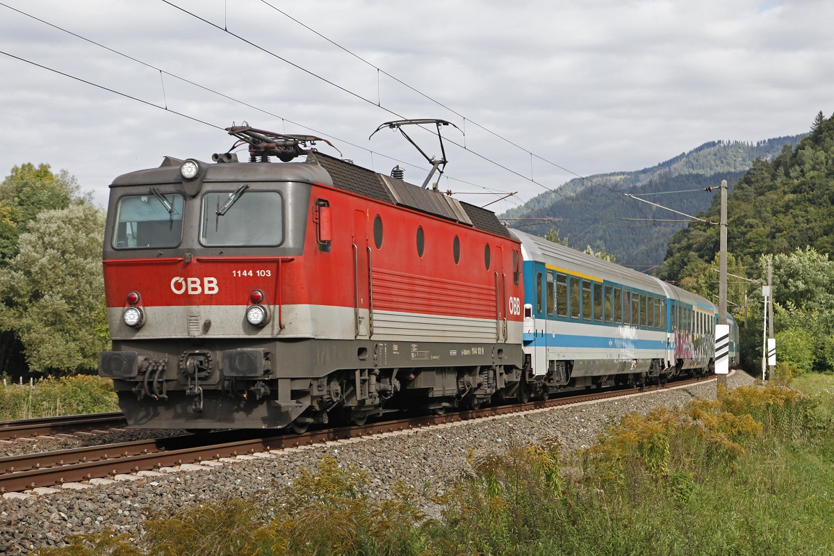 1144 103 mit EC151 bei Mixnitz-Bärenschützklamm am 15.09.2017.