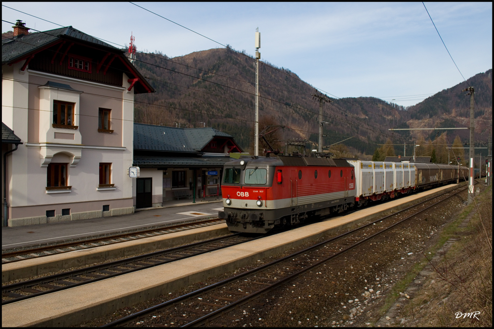 1144 107 müht sich den 54601 alleine über den Phyrnpass zu bringen.
Hinterstoder 31.03.2016