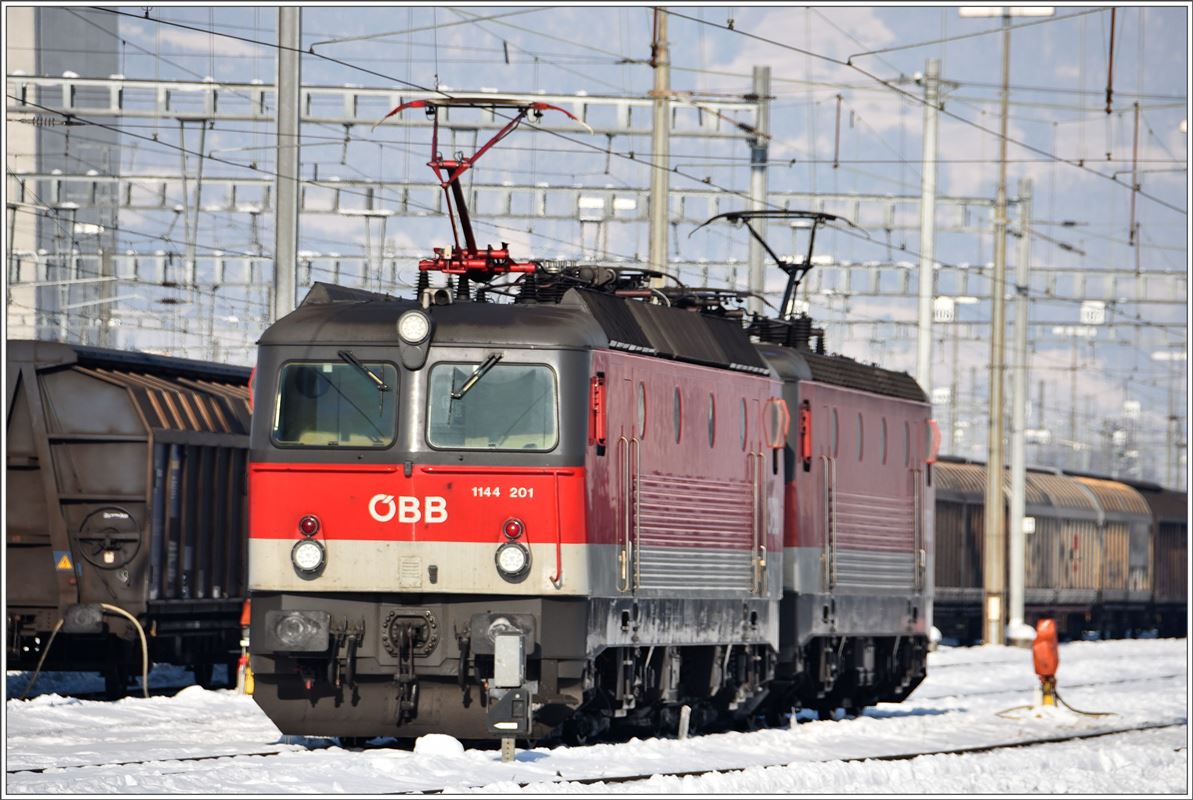 1144 201-1 + 1144 060-2 in Buchs SG.(19.01.2017)