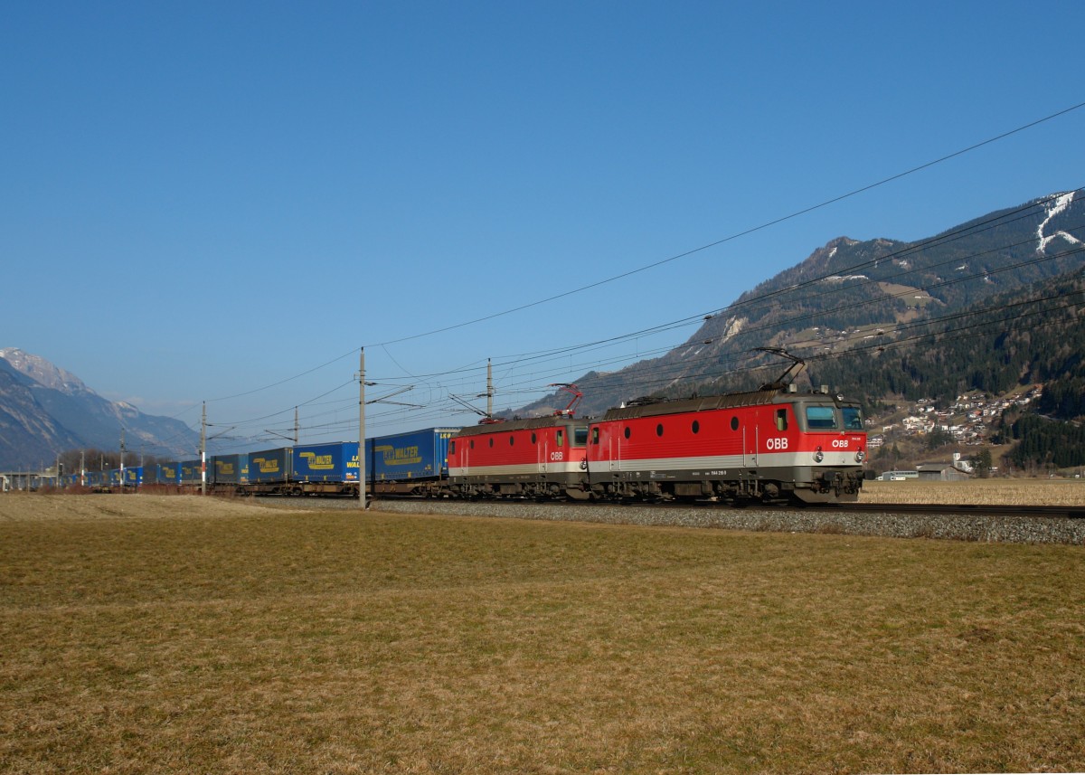 1144 216 + 1144 222 mit einem Walter-KLV am 08.03.2011 bei Schwaz.