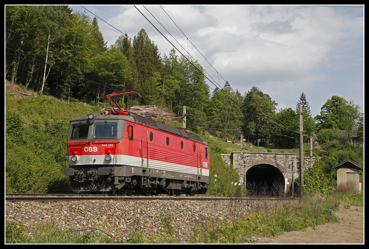 1144 232 bei Klammtunnel am 18.05.2020.