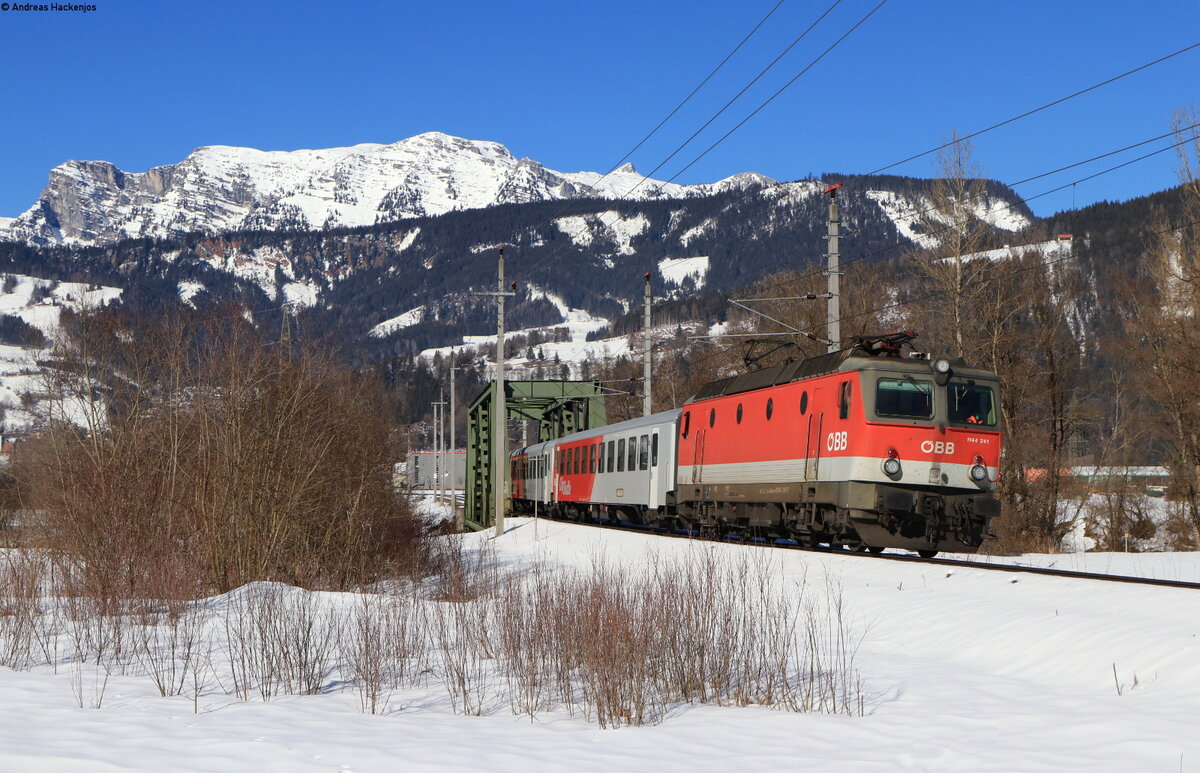 1144 241 mit dem REX 3910 (Liezen – Linz Hbf) bei Liezen 10.2.22