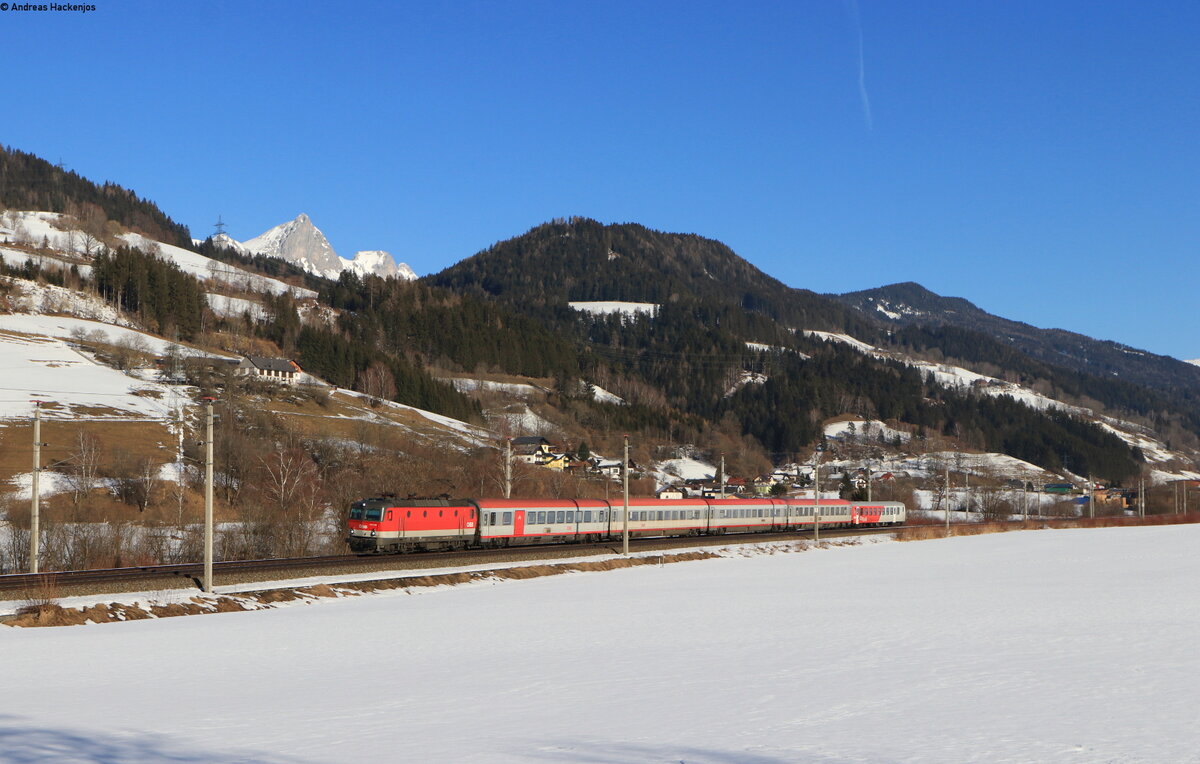 1144 266 mit dem IC 518 (Graz Hbf – Innsbruck Hbf) bei Singsdorf 10.2.22