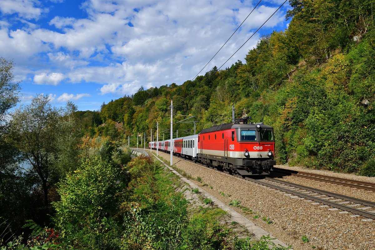 1144 281 mit einem REX am 01.10.2019 bei Ingling.