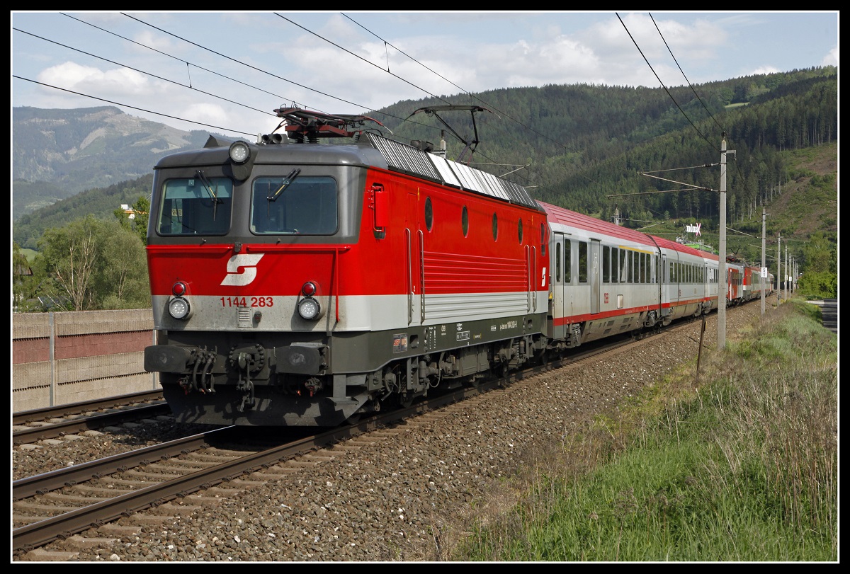 1144 283 mit IC600/610 bei Oberaich am 17.05.2020. 