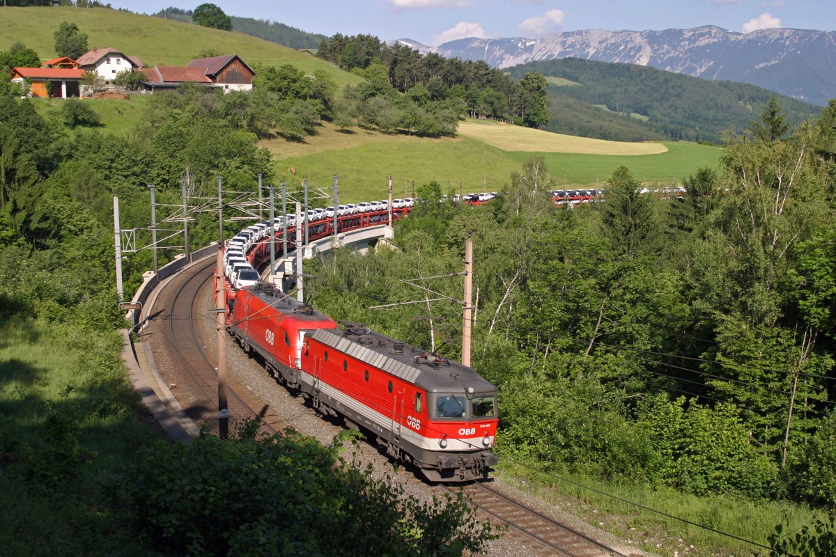1144.083+1116 mit G-46753 am Abfaltersbachgraben-Viadukt mit der Rax im Hintergrund am Eichberg. 4.6.14