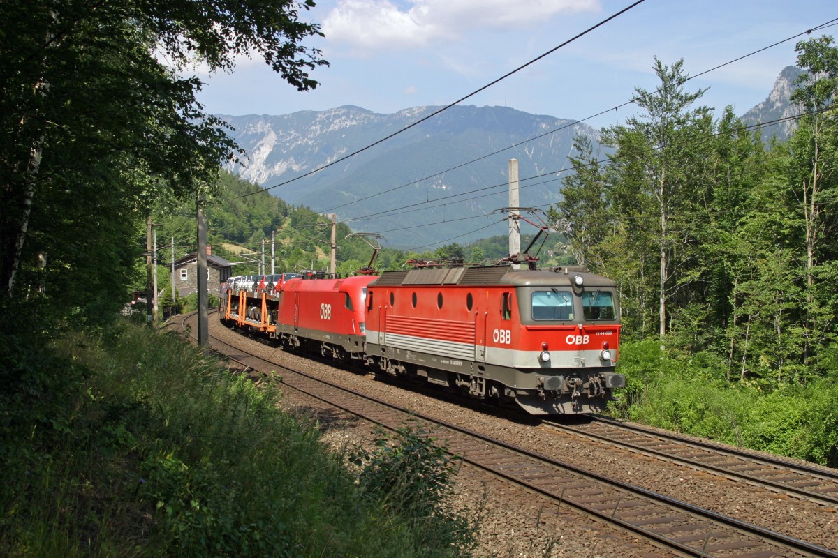 1144.099+1116 befinden sich mit G-46749 am steilsten Streckenabschnitt zwischen Payerbach/R. und Küb am 4.7.15