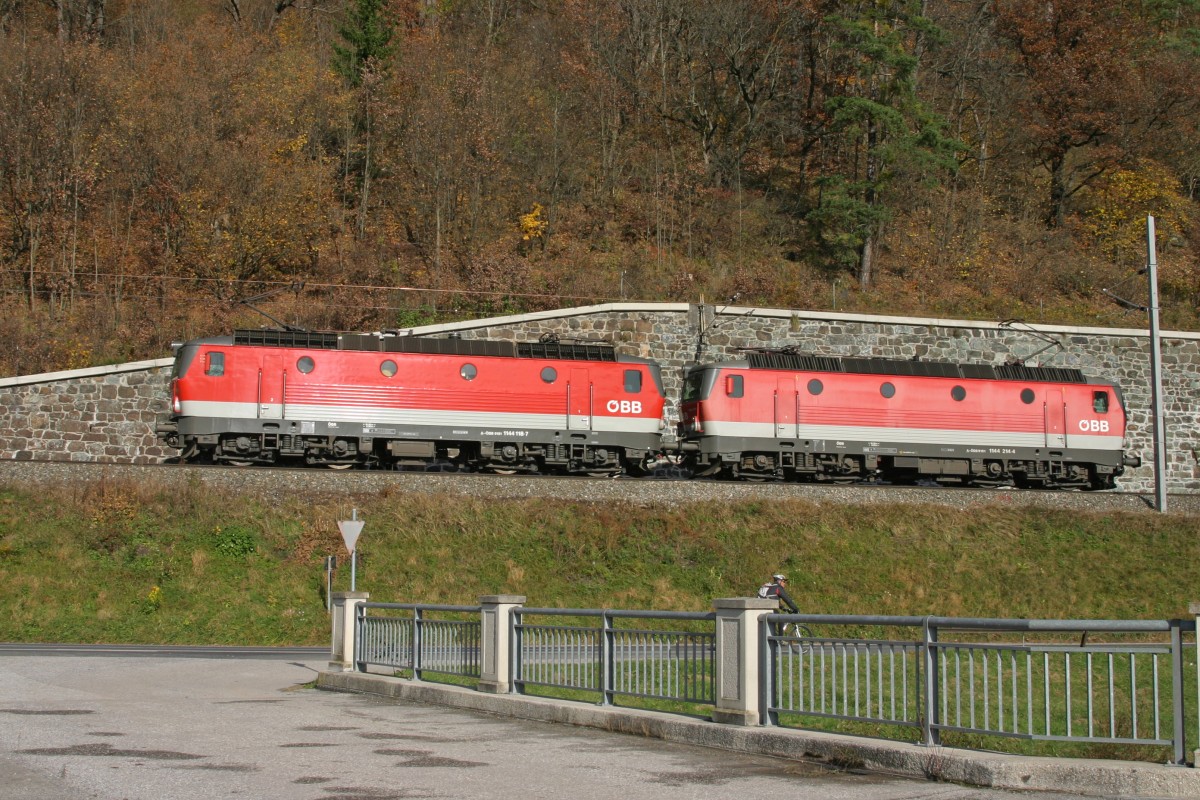 1144.118+214 fahren als L.Z. für eine Vorspann und Nachschiebeleistung bei Schlöglmühl nach Gloggnitz. 9.11.14