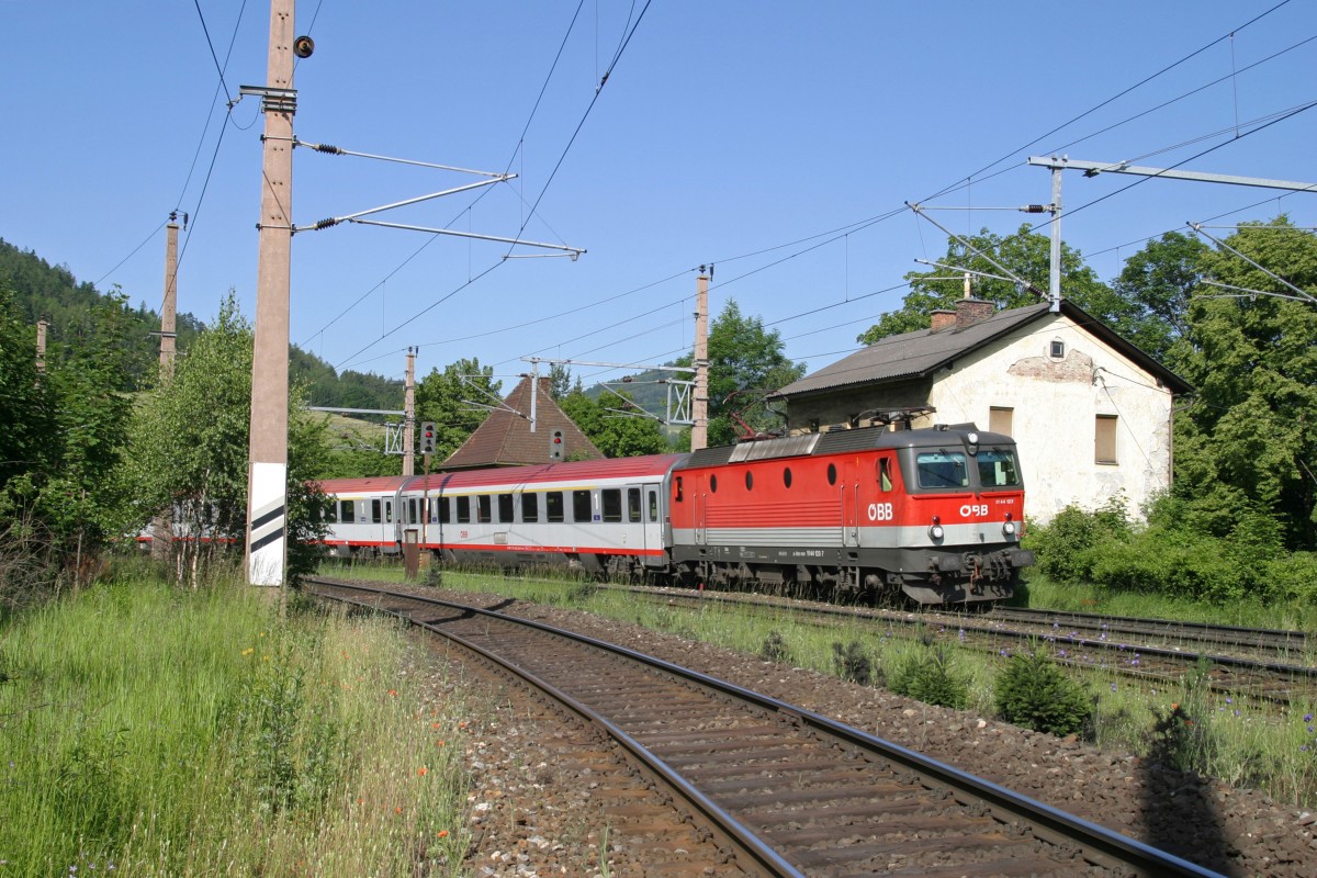 1144.123 mit EC-151 bei der Durchfahrt durch Eichberg am 8.6.14