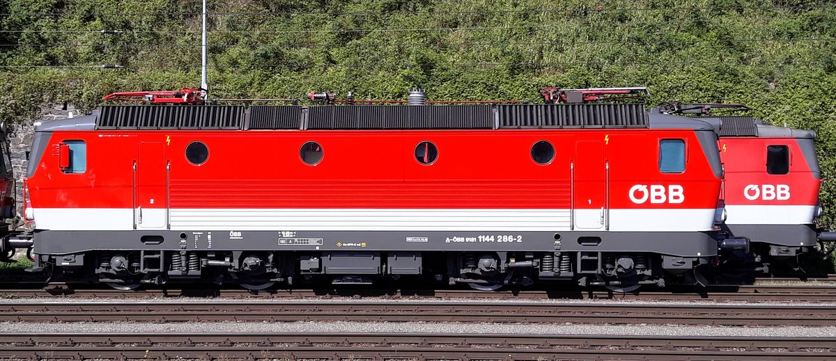 1144.286-2 die wieder reparierte und neu lackierte 1144.286 nach einem tragischen Unfall am 25.09.2015 in Allentsteig am 21.09.2018 in Leoben Hbf