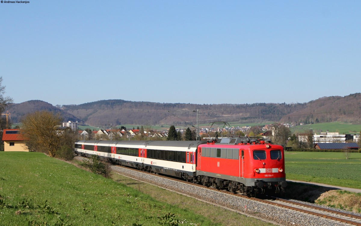 115 114-1 mit dem IC 281 (Stuttgart Hbf-Zürich HB) bei Weilheim 20.4.15