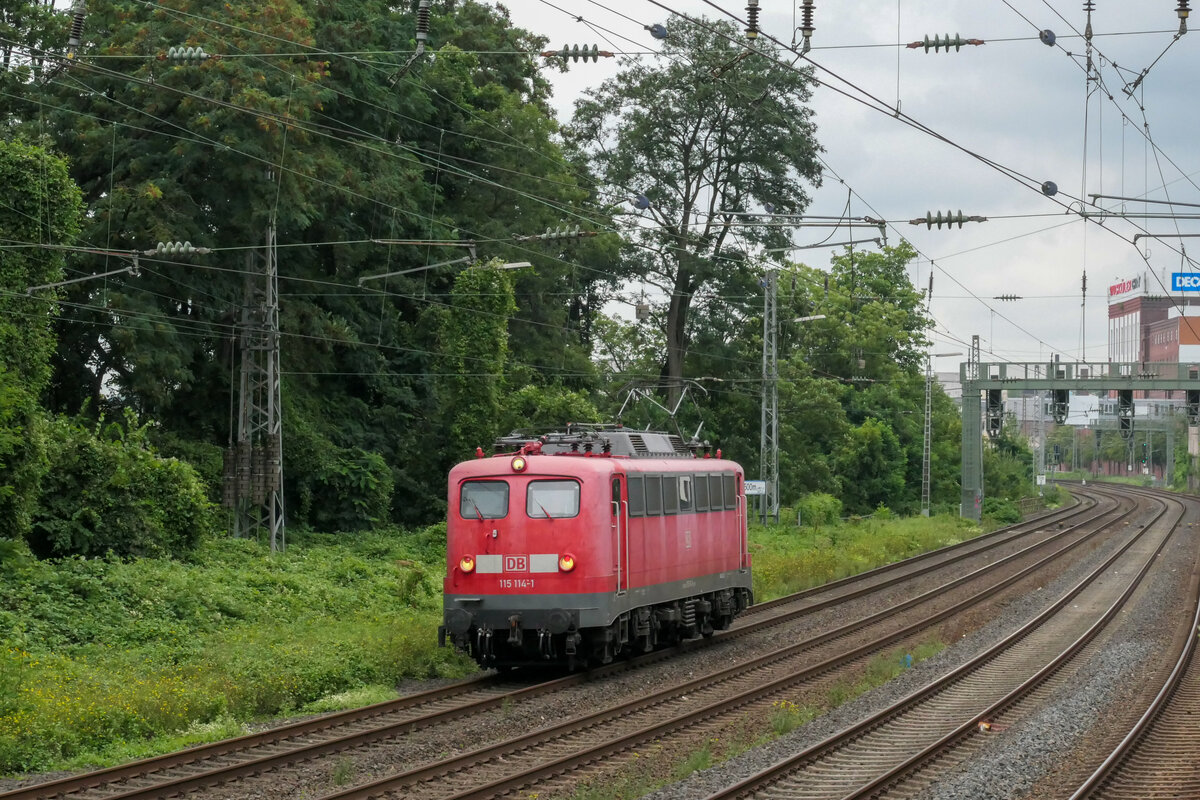 115 114 des DB Museum Koblenz war am 18.08.2021 Lz in Wuppertal Richtung Haan unterwegs.