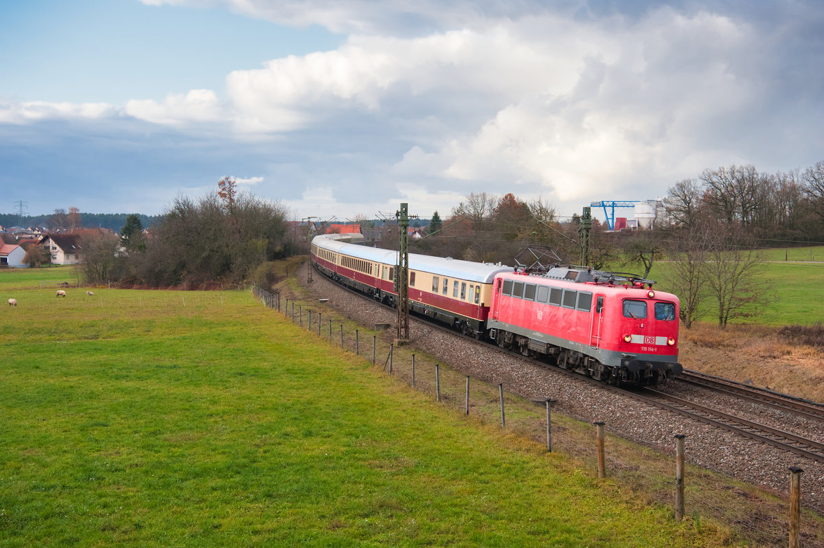 115 114 mit dem TEE-Rheingold nach Regensburg bei Postbauer-Heng, 30.11.2019