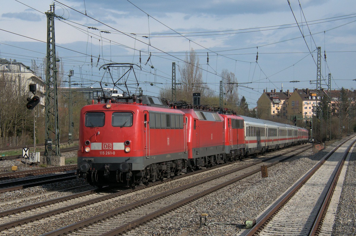 115 261 mit 120 103 & 111 021 am 11.04.14 am Münchner Heimeranplatz