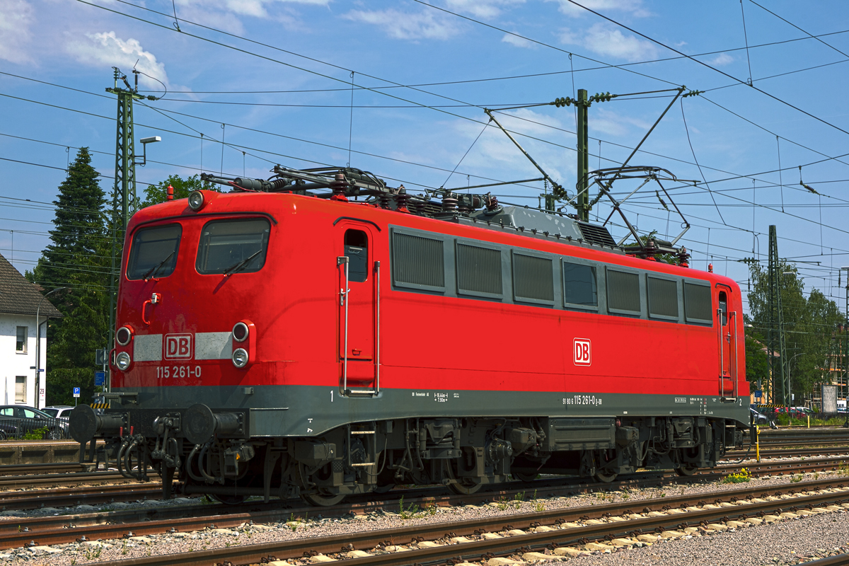115 261 in Singen (Htw).Bild vom 11.8.2015