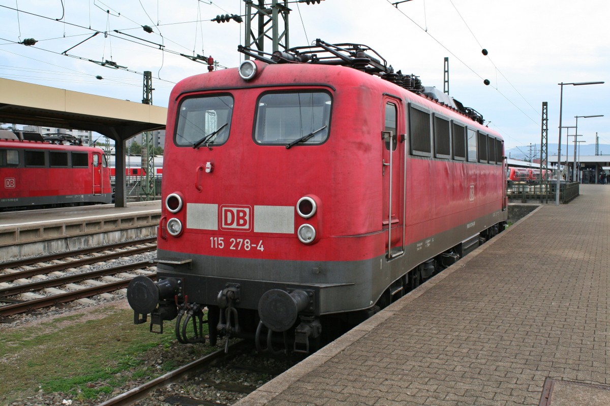115 278-4 am Nachmittag des 04.10.13 abgestellt im Stumpen 098 in Basel Bad. Bf.
Sie wird am Abend des PbZ 2458 zurck nach Karlsruhe bringen.