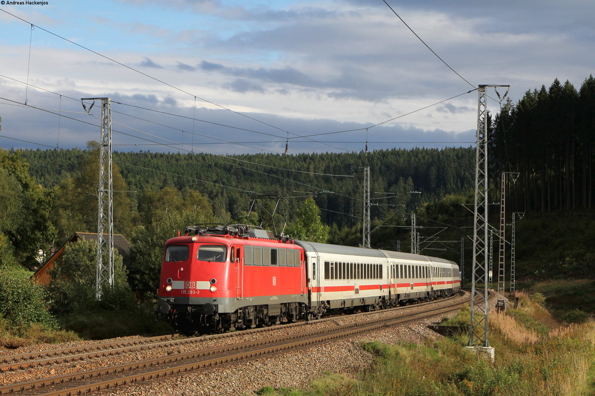115 293-3 und 101 133-7 (Zugschluss) mit dem LFPT 77730 (Stuttgart Hbf-Basel Bad Bf) bei Sommerau 16.9.17