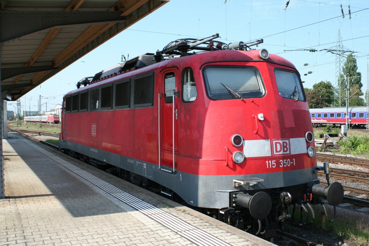 115 350-1 am Nachmittag des 23.08.13 abgestellt im Stumpen 099 in Basel Bad. Bf.
Die Lok wird am Abend den PbZ 2458 zurck nach Kalrsruhe bringen.
