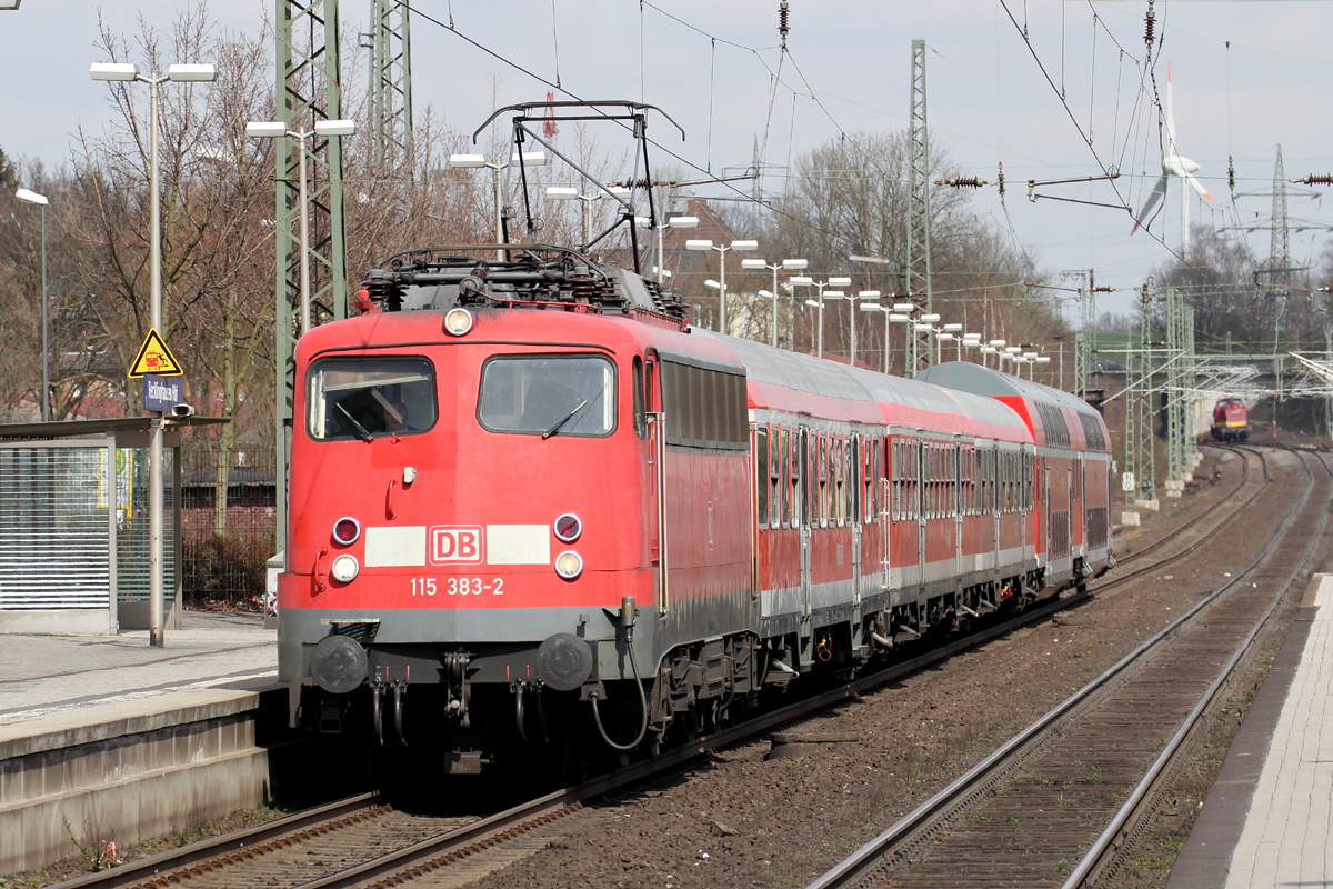 115 383-2 durchfährt Recklinghausen 3.4.2015