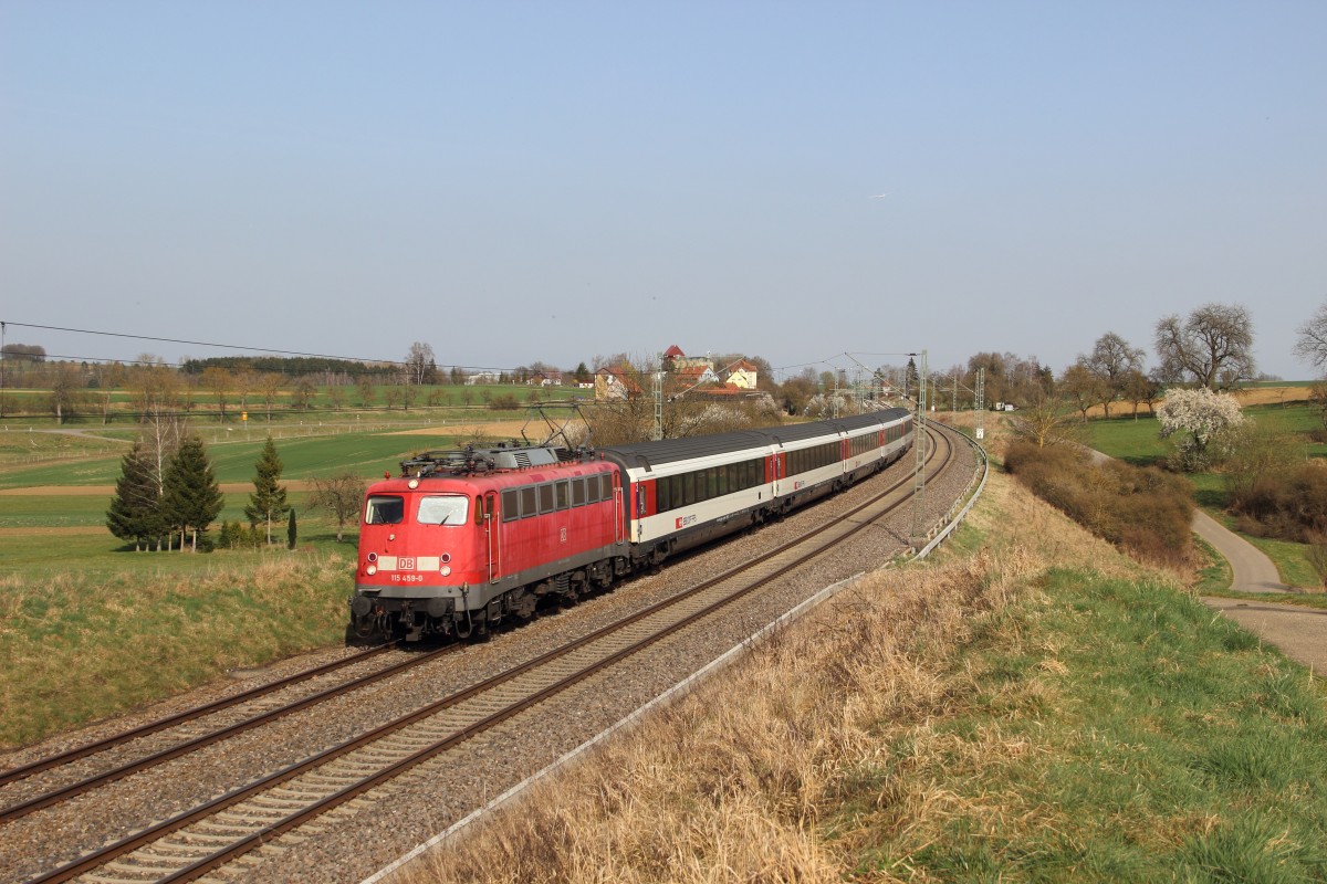 115 459-0 mit dem IC 281 (Stuttgart Hbf - Zürich HB) in Eutingen im Gäu am 30.03.14