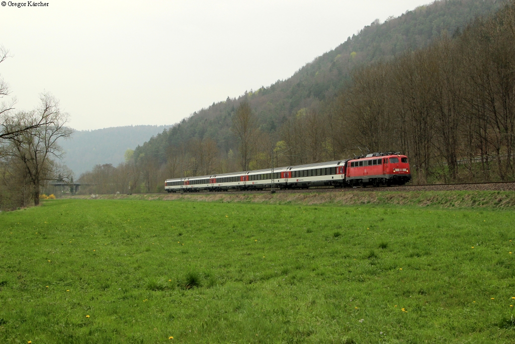 115 459-0 mit dem IC 281 Stuttgart-Zürich bei Dettingen. Aufgenommen am 05.04.2014.