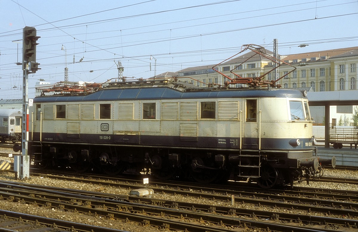 118 028  München Hbf  11.07.81