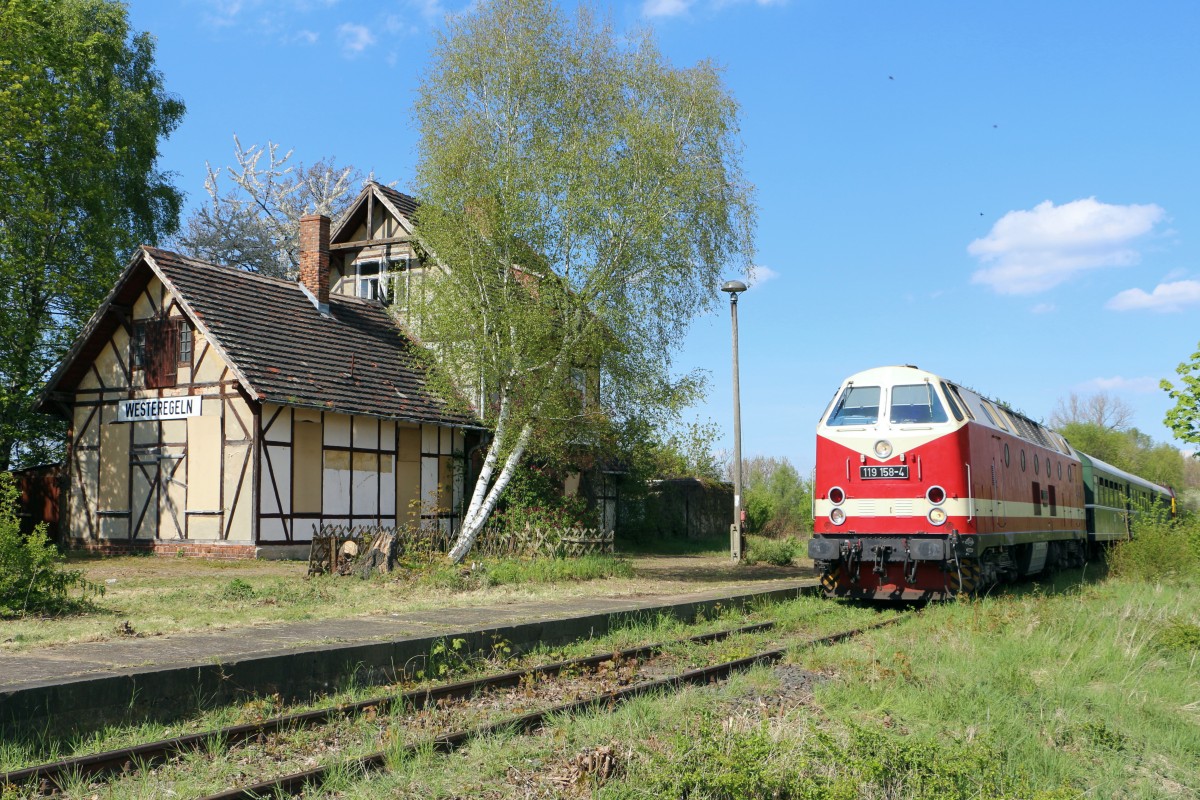 119 158 4 anläslich des Bahnhofsfestes in Egeln am 02.05.2015 in Westeregeln