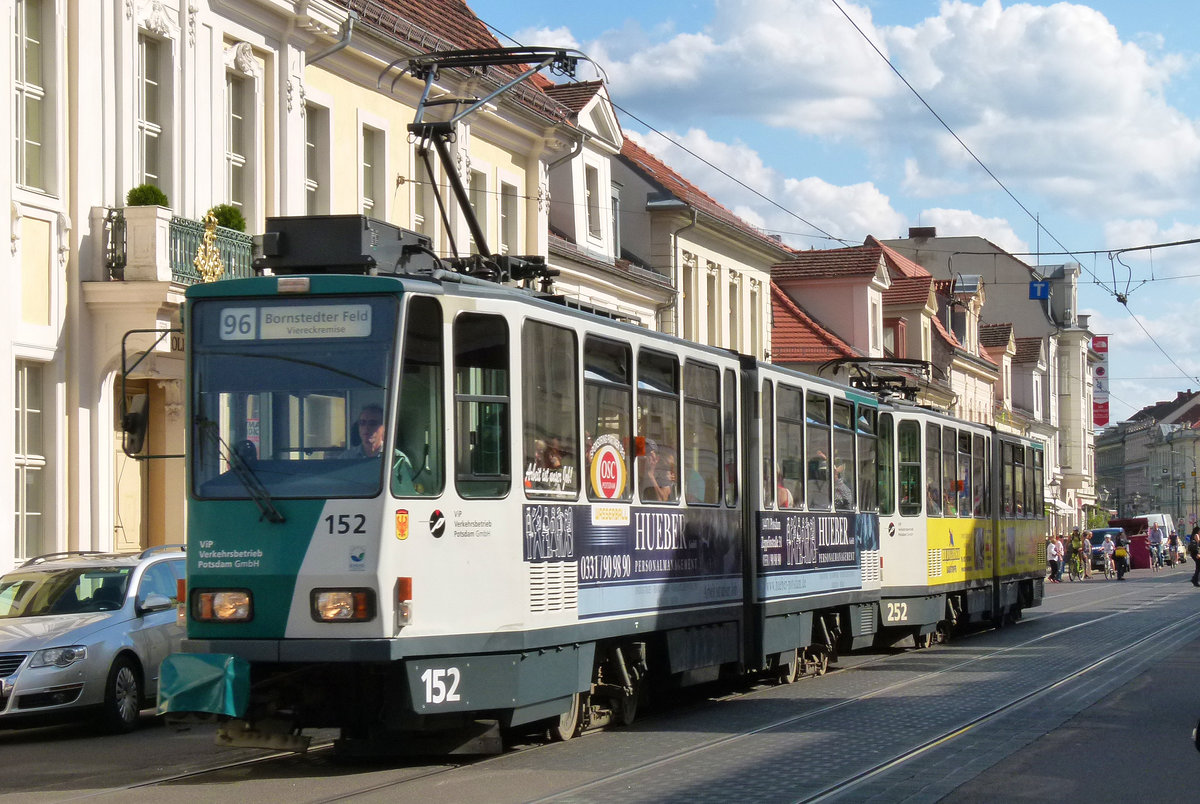 12. August 2014, Straßenbahn in Potsdam, Tatrazug 152 in der Friedrich-Ebert-Straße.