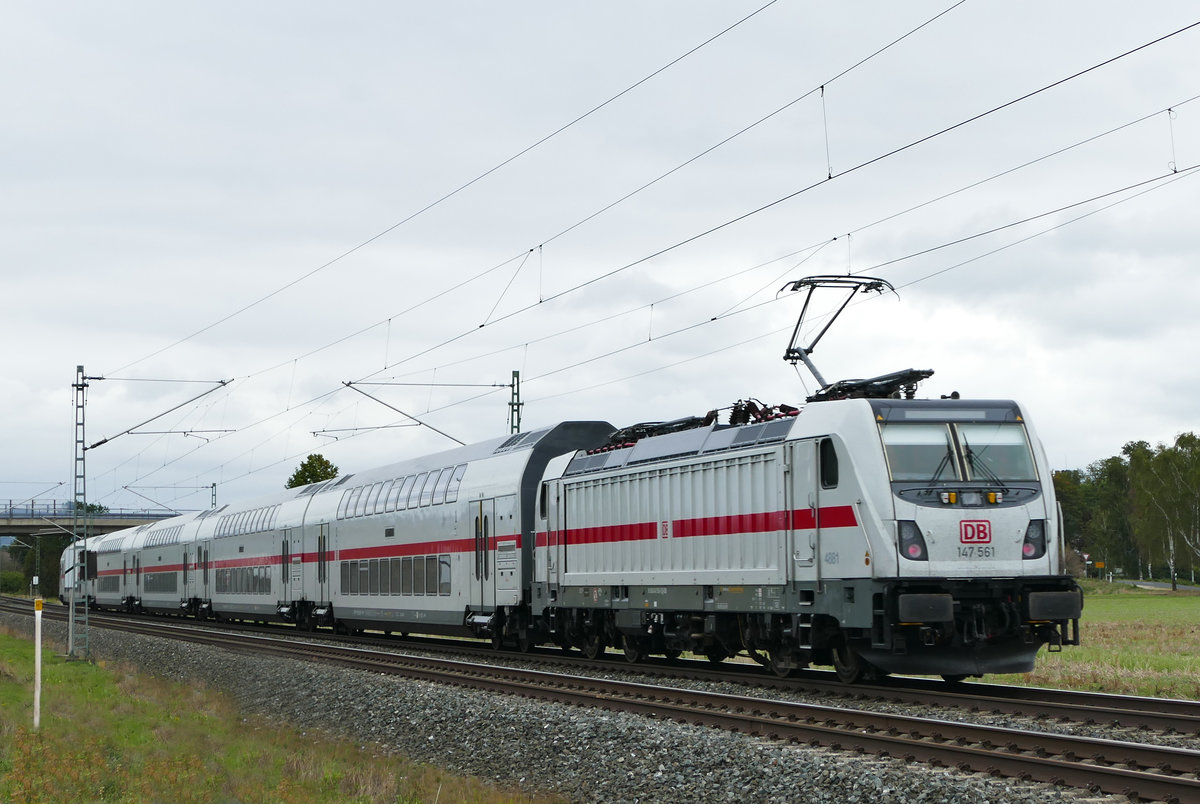 12. September 2019, IC 2063 fährt am ehemaligen Haltepunkt Oberlangenstadt vorüber. Lok 147 561 schiebt den Wagenpark 4881.