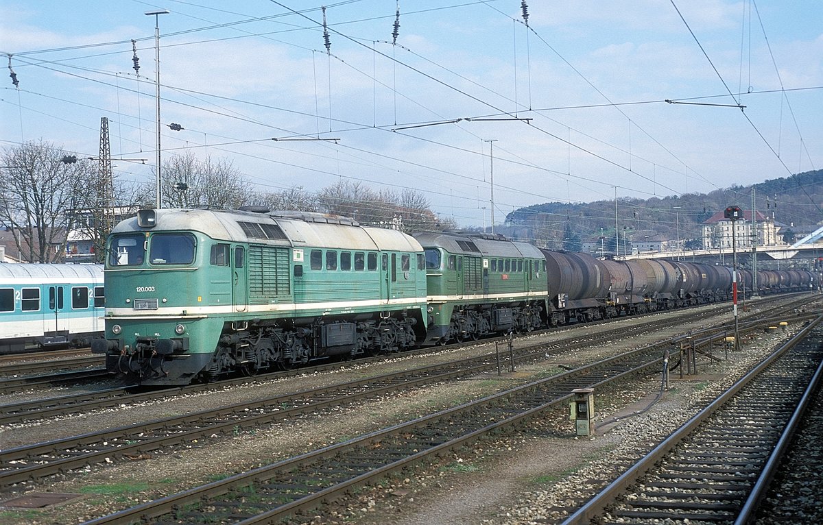 120 003 + 120 005  Ulm Hbf  03.04.01