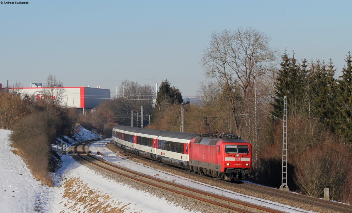 120 104-5 mit dem IC 187 (Stuttgart Hbf-Zürich HB) bei Rottweil 12.2.15