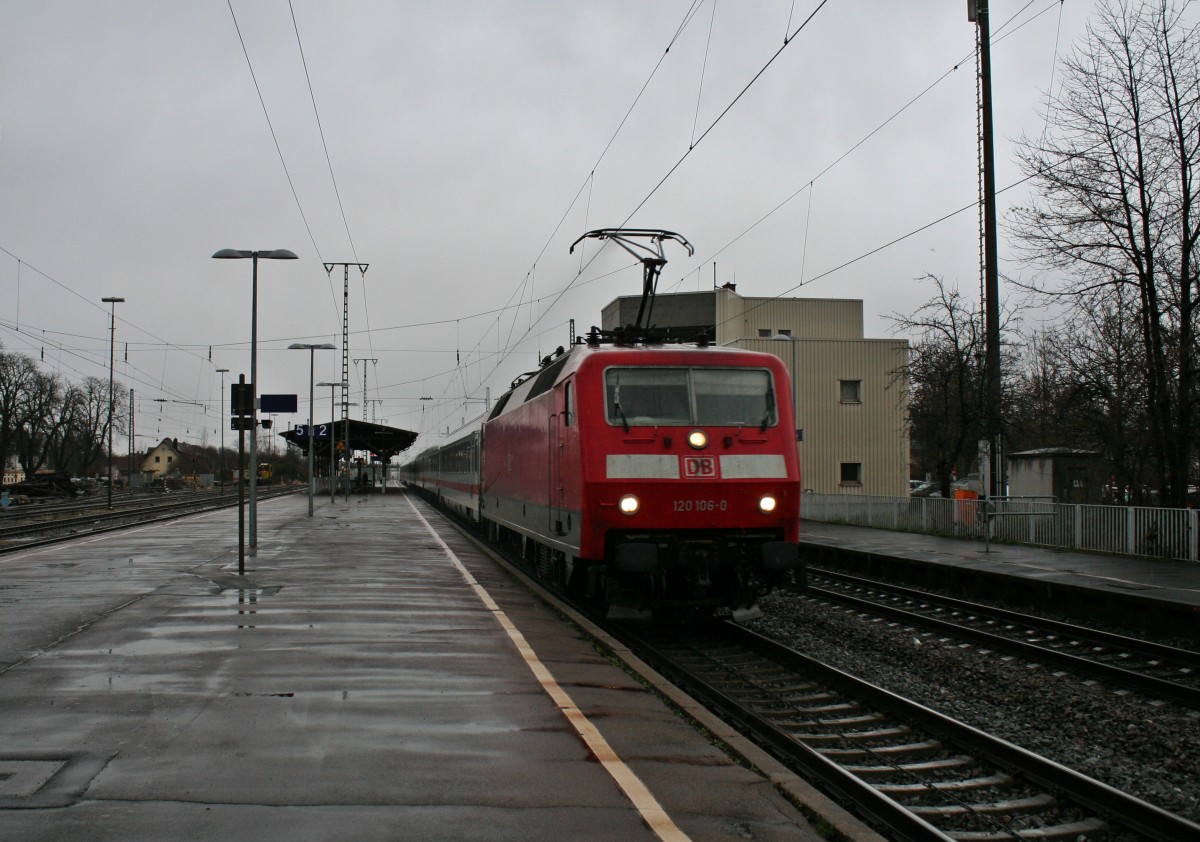 120 106-0 120 141-7 als EC 9 (Ersatzzug) nach Basel SBB/Zrich HB am Nachmittag des 28.02.14 in Mllheim (Baden).