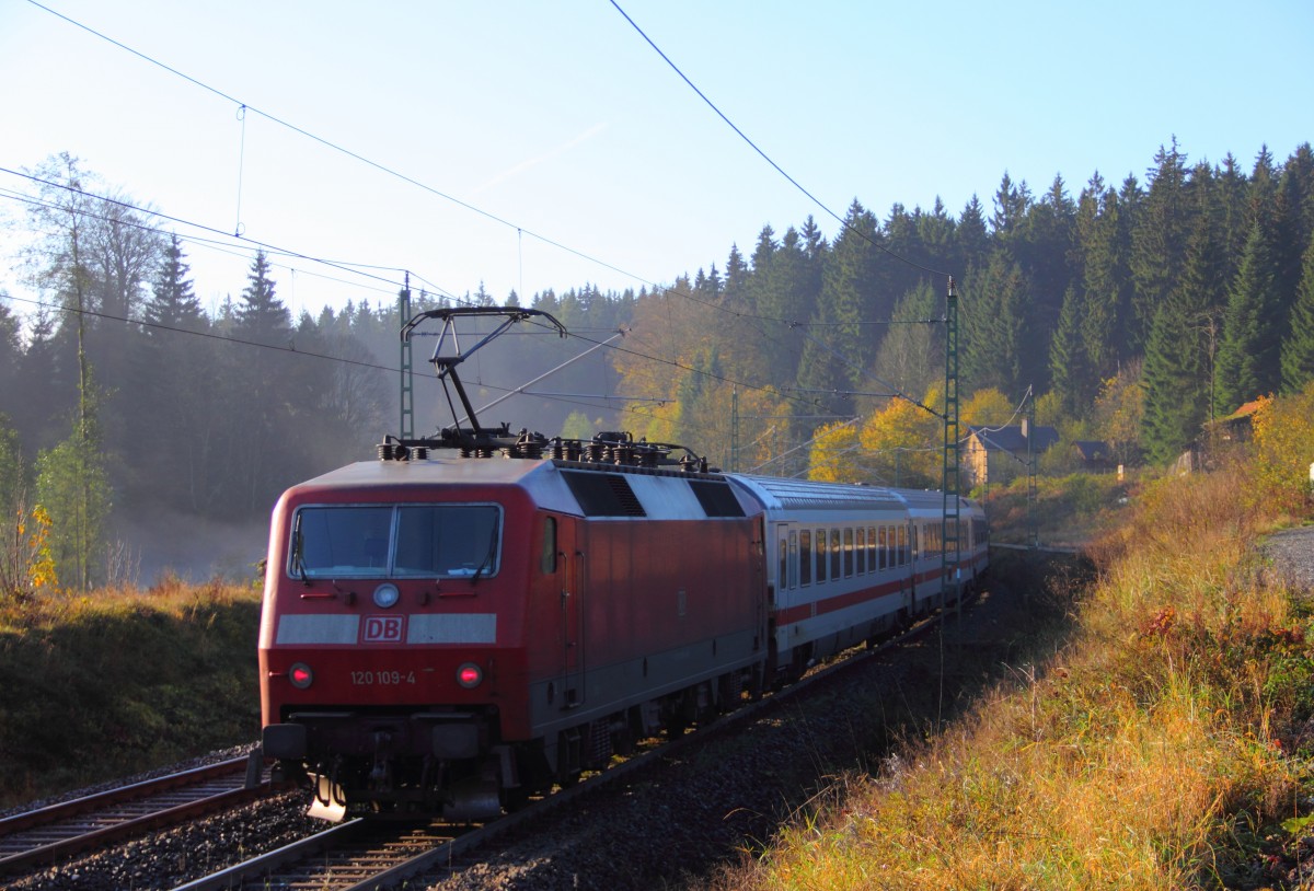 120 109-4 DB bei Steinbach am 24.10.2014.
