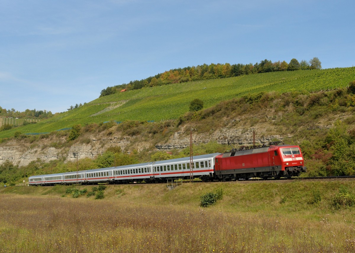 120 110 mit IC 1987 „Rottaler Land“ am 24.09.2011 bei Himmelstadt.