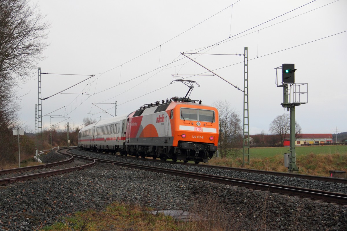 120 112-6 DB mit dem IC 2906 bei Redwitz am 21.02.2014.