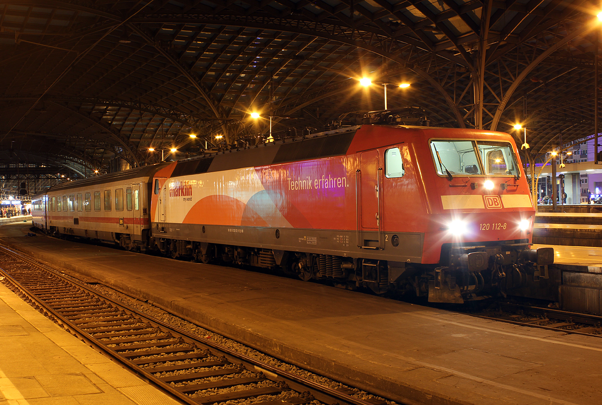 120 112-8 am IC2022 in Köln Hbf am 03.11.2014