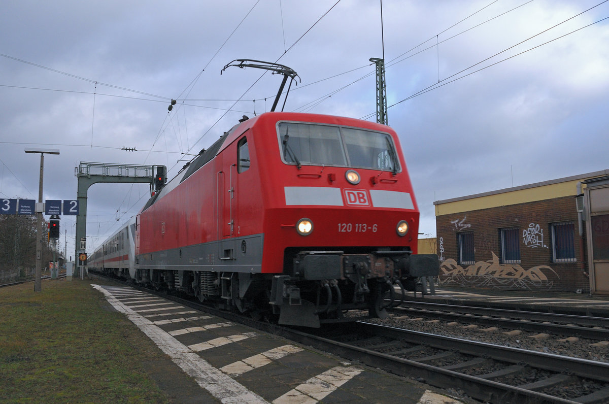 120 113-6 @ Eberstadt am 27.12.2016