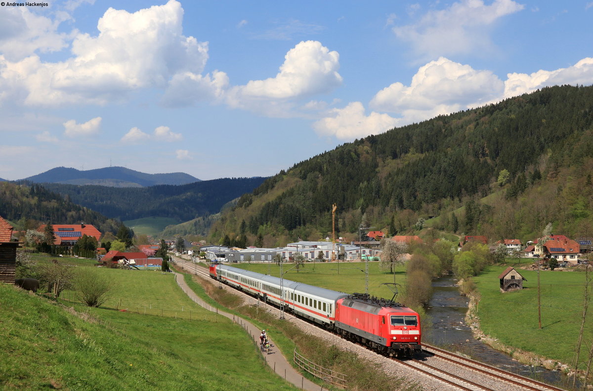 120 113-6 und 120 120-1 mit dem LPF 77758 (Stuttgart Hbf-Donaueschingen) bei Gutach 12.4.20