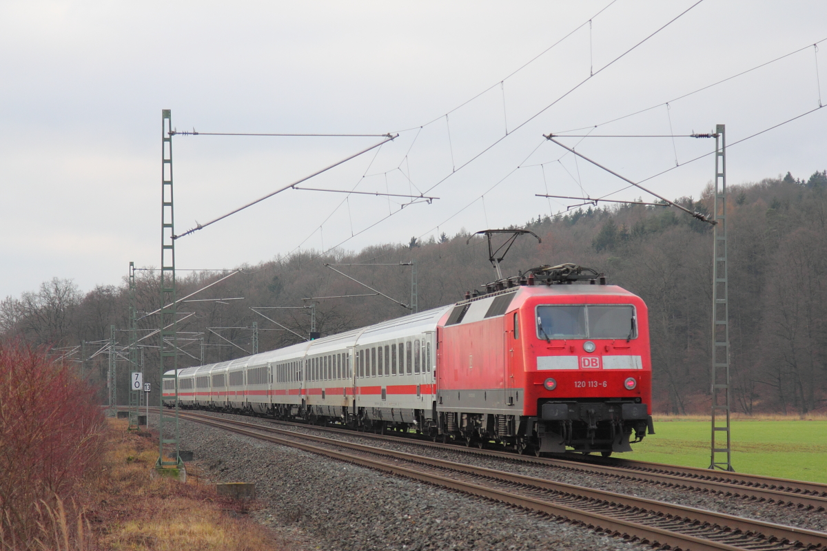 120 113-6 DB in Oberlangenstadt am 19.12.2016.
