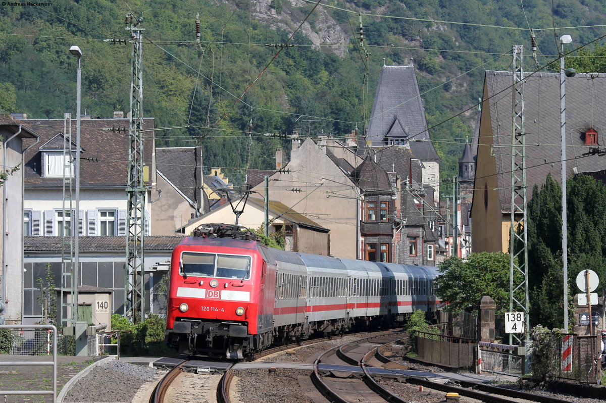 120 114-4 mit dem IC 2519 (Münster(Westf)Hbf-Stuttgart Hbf) in Bacharach 3.9.17