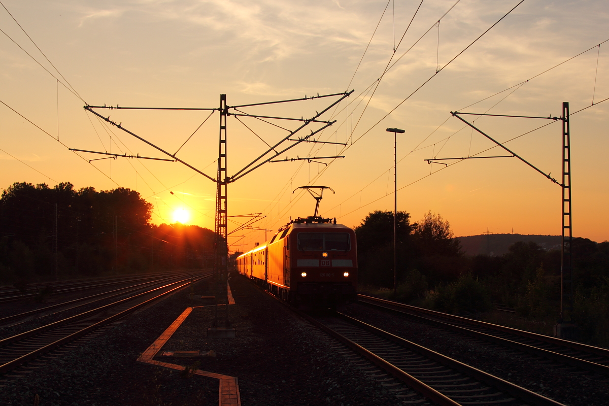 120 118-5 DB in Hochstadt/ Marktzeuln am 29.08.2017.(Bild vom Bahnsteig)