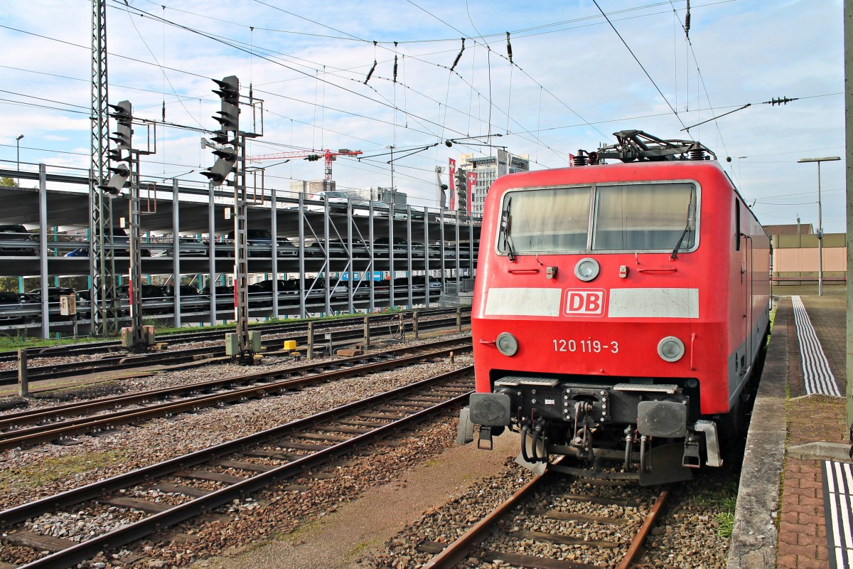 120 119-3 am 25.10.2014 abgestellt in Basel Bad Bf, nachdem sie zuvor den Az 1379 (Hamburg Altona - Lörrach Gbf) bespannt hatte.