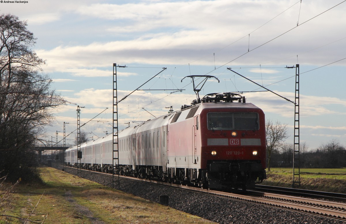 120 120-1 mit dem EN 453 (Paris Est-Moskva Belorusskaja) bei Forchheim 7.1.14